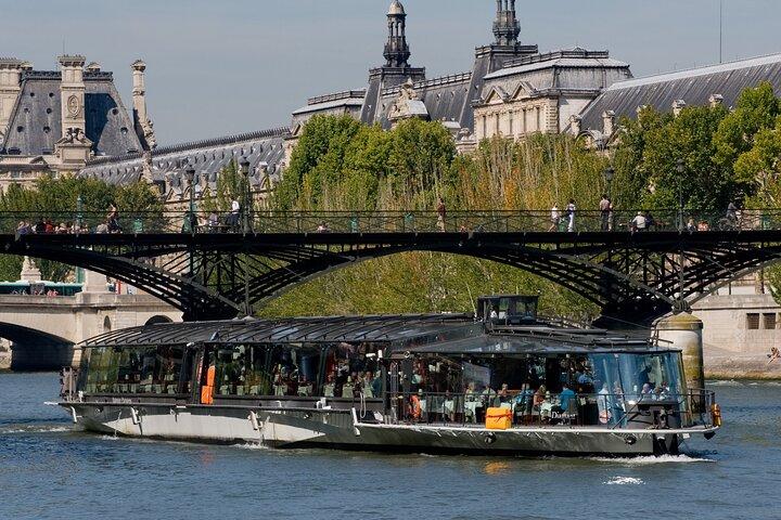 Paris mit der Bahn mit Sightseeing-Bus und Bootsfahrt auf der Seine