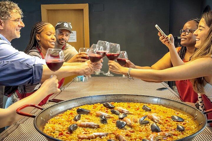 Paella Maestro ai frutti di mare con Tapas e Sangria