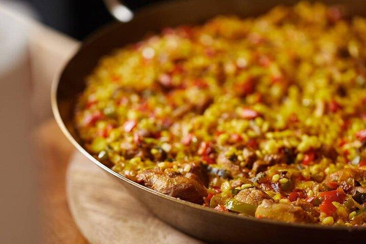 Paella Maestro ai frutti di mare con Tapas e Sangria