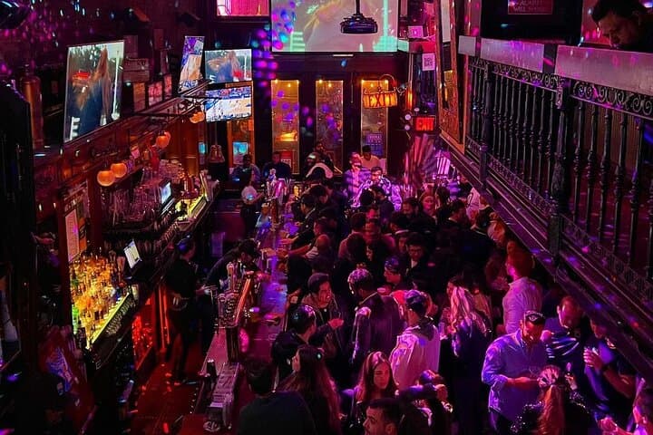 NYC Bar Crawl: Games, Live Music & Underground Nightlife
