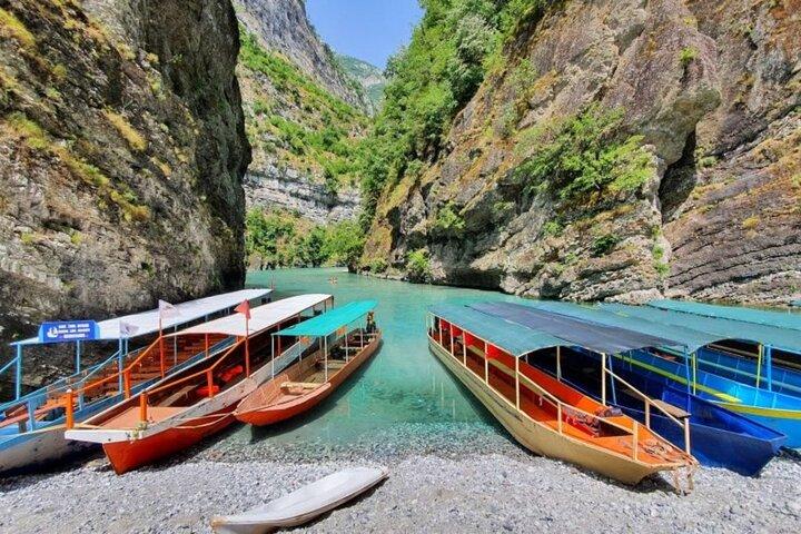 Entdecken Sie das Thailand Europas auf dieser Tour von Tirana Durres zum Shala-Fluss