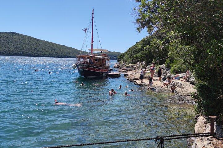 Fisch-Picknick-Ausflug auf dem Kristofor-Boot