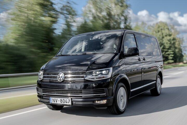 Transfert privé à l'aéroport de Riga - groupe privé 1 à 8 personnes