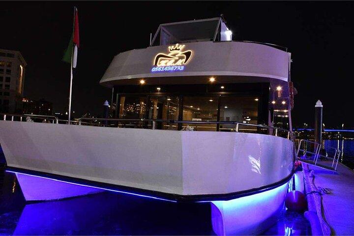 Catamarancruise met diner in Al Jaddaf Dubai