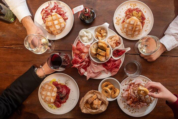 Experiência de degustação de vinhos e comidas em Milão