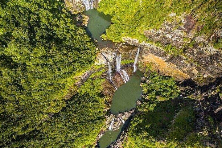 South TOUR + Hiking The 7 WATERFALLS with Professional Guide
