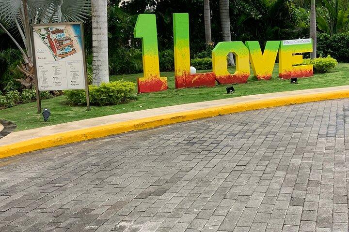Trasferimento privato dall'aeroporto da o per Ocean Coral Spring resort