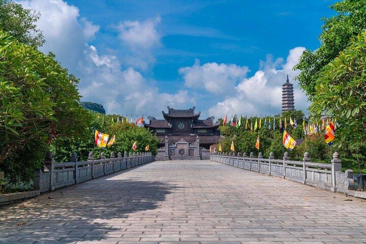 Deluxe Ninh Binh Tagestour Bai Dinh Pagode, Trang An, Mua Höhlen