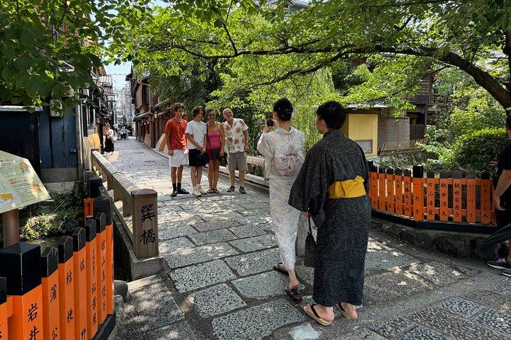 京都： 半日プライベートツアー祇園芸者街＆清水