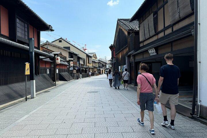 京都： 半日プライベートツアー祇園芸者街＆清水