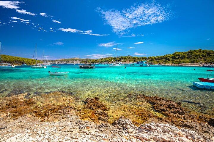 CUEVA AZUL y tour de 5 islas desde Hvar