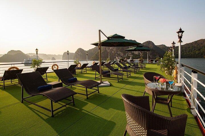 Hanoi : La Casta Cruise 3D2N ランハ湾の美しさを発見