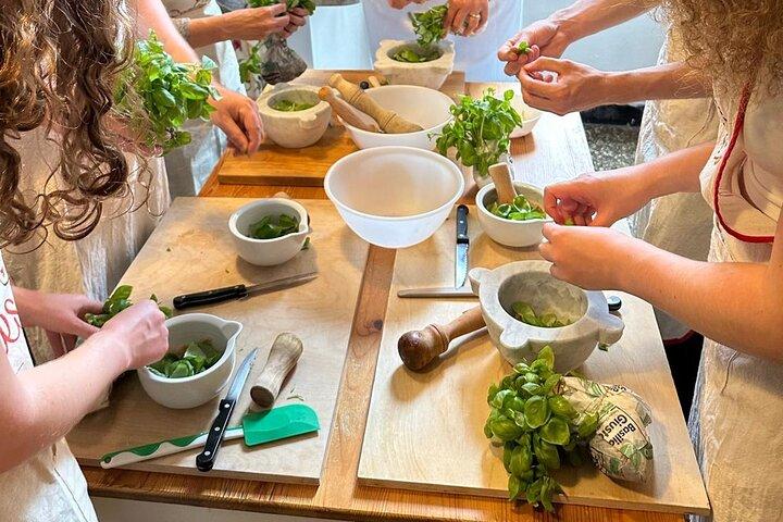 Med Tiziana matlagningskurs för Pesto , Gnocchi och Tiramisù