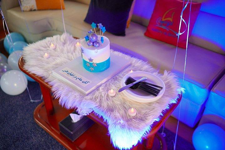 ドバイでのヨットでの豪華な誕生日のお祝い