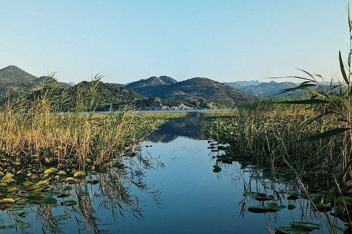 シュコダル湖国立公園ボートツアー（コム修道院訪問付き）