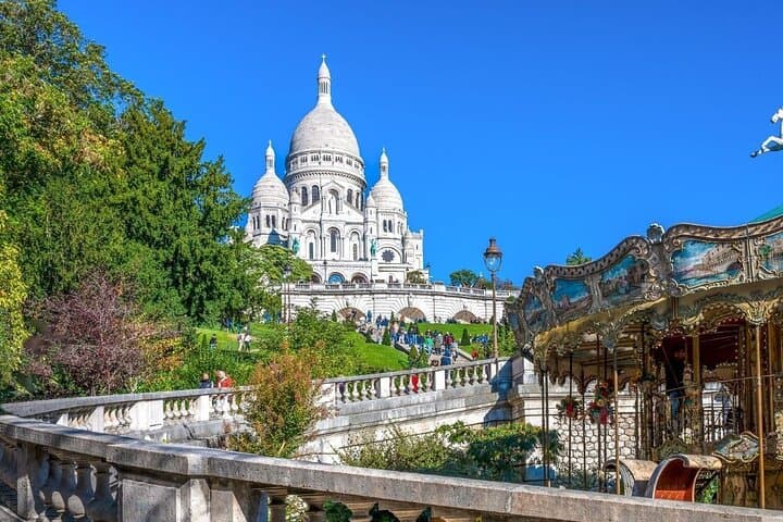 Walking Tour of Montmartre for Families with Kids