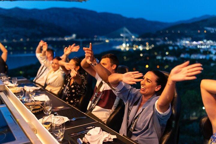 天空の夕食 ドゥブロヴニク - 地上50mで食事