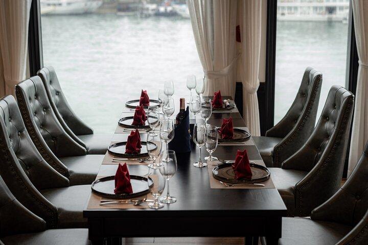 2 - Dia Hermes Luxury Cruise com varanda privada em Halong Bay