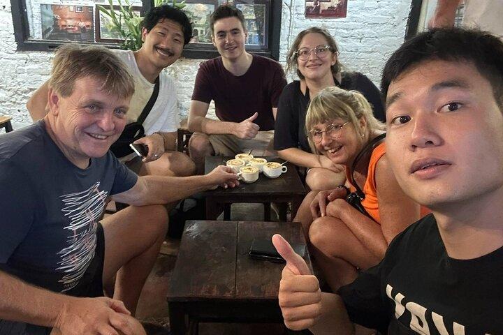 Excursão gastronômica privada em Hanói com visita à Train Street