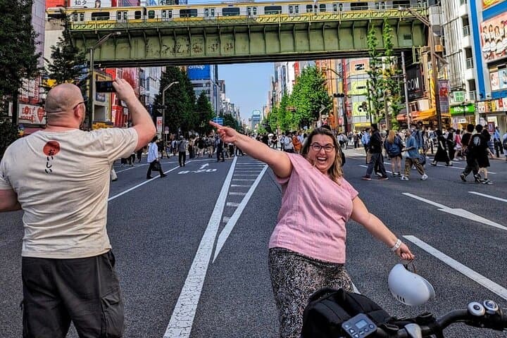 Tokyo Deep Inside Cycle Tour～3 Hours E Bike Tour around Tokyo