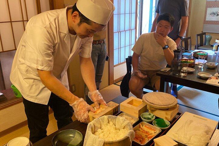 Elaboración de sushi al estilo Kyoto