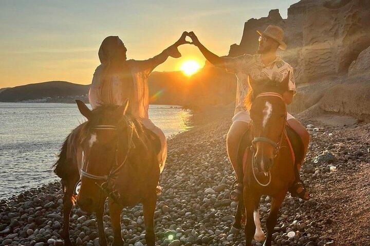 Paseo a caballo Santorini, cata de vinos y auténtico tour de tapas