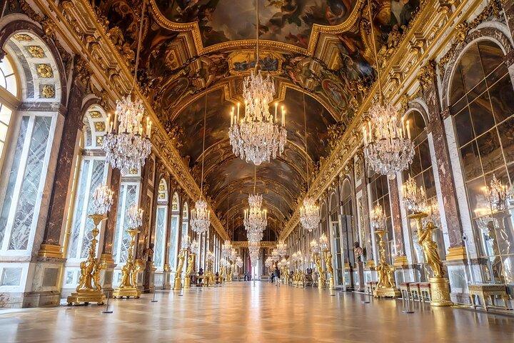 フォンテーヌブロー、ヴェルサイユ、庭園、トリアノンプライベート（パリ発）