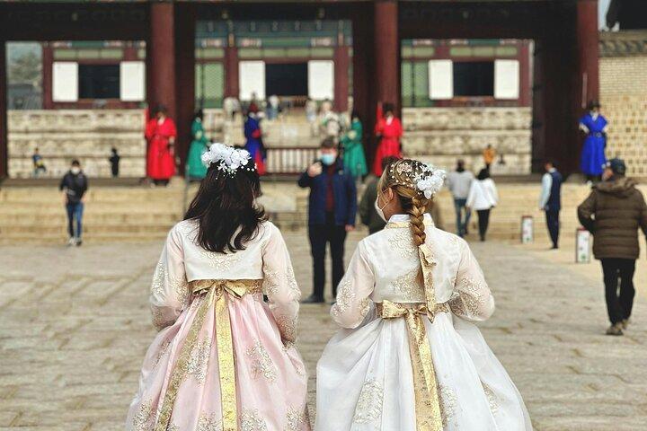 Hanbok i palats och traditionell efterrätt