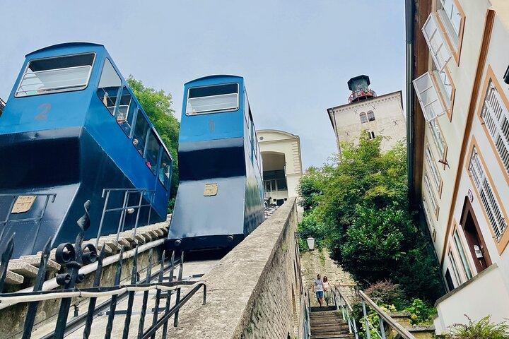 Wandeltocht met kleine groep in Zagreb met WO2-tunnels en kabelbaan