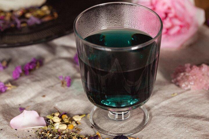 Phuket : 誕生図を見ながら12の干支茶を味わう