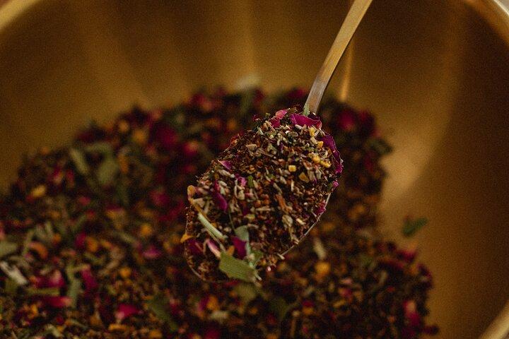 Phuket : 誕生図を見ながら12の干支茶を味わう