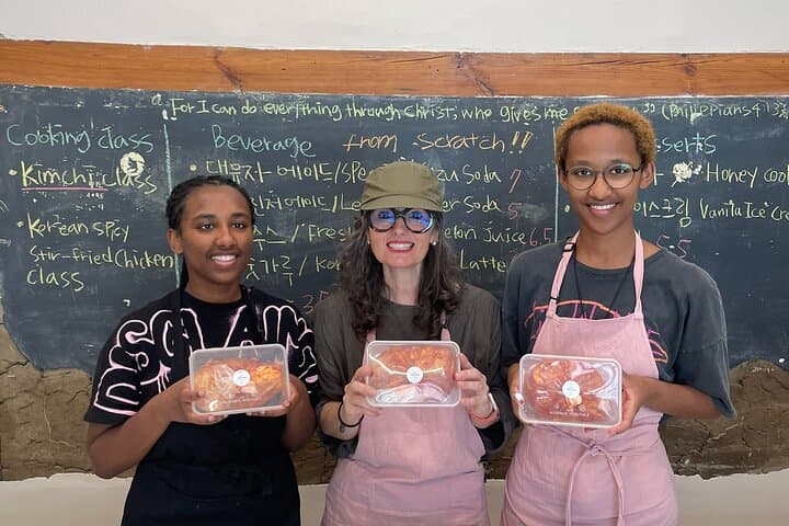 Kimchi class with Chef Hakyung near Gyeongbokgung place