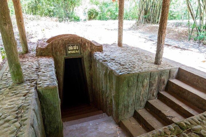 プライベートツアー：Cu Chi Tunnels - Cao Dai Temples Day Tour