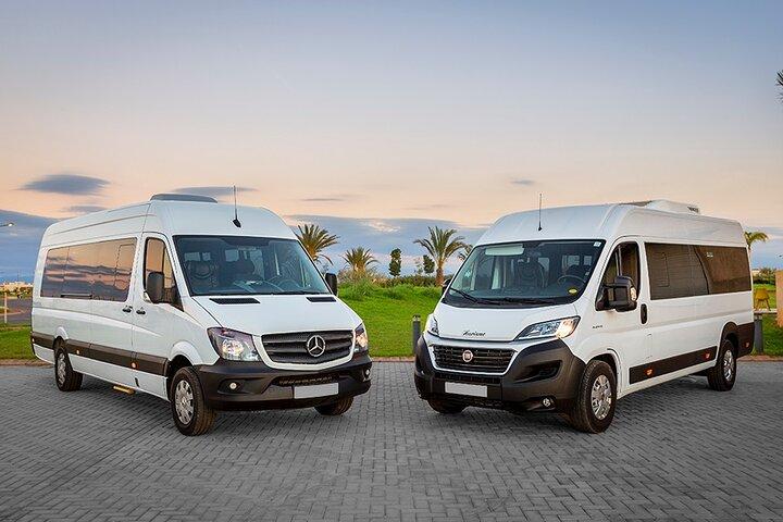 Hoteltransfer von Casablanca nach Marrakesch im Minibus