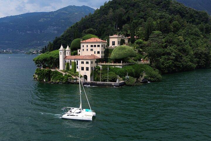 Excursion de 4 heures en catamaran privé sur le lac de Côme avec apéritif