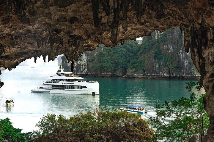 Tour della baia di Halong e della baia di Lan Ha in crociera premium a 5 stelle