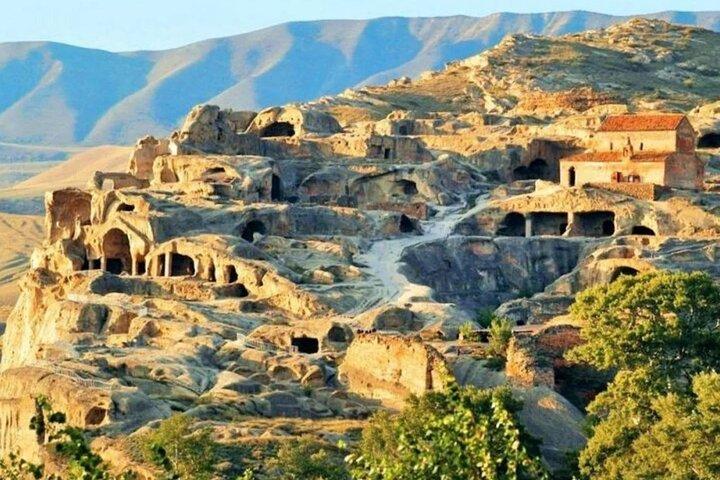 Tour guidato di 9 ore a Mtskheta, Gori e Uplistsikhe