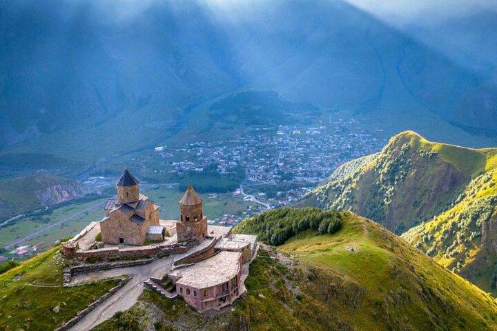 Tbilisi Delights: Kazbegi-Ananuri Guided Tour