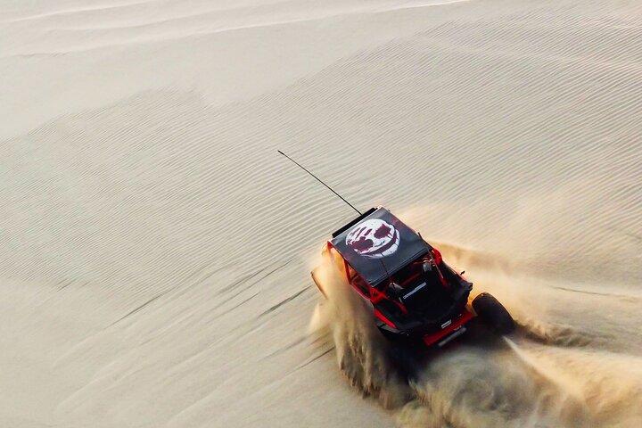 Privé woestijnsafari van een hele dag met diner en kameelrit in Doha