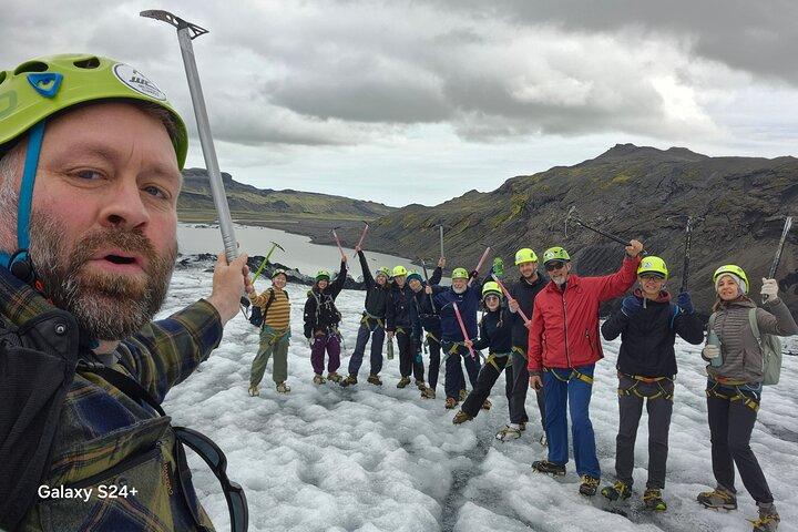 Private Gletscherwanderung vor Ort Sólheimajökull