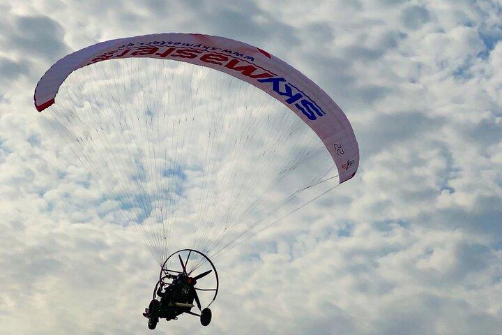 Passeio aéreo particular de paratrike em Doha