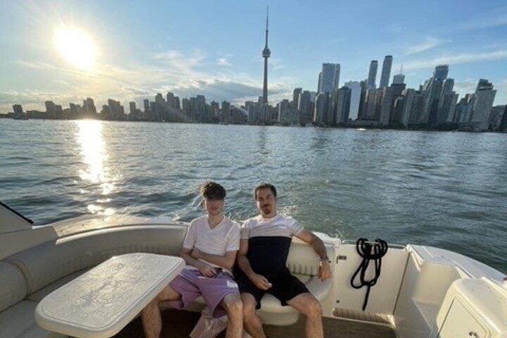 Crucero turístico de 90 minutos con Prosecco en un yate de lujo por Toronto
