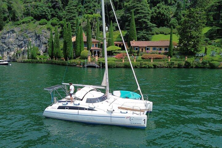 Excursion de 4 heures en catamaran privé sur le lac de Côme avec apéritif