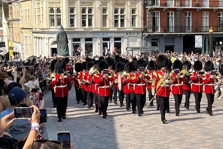 Stonehenge mit Windsor Castle und Bath Private Chauffeurtour