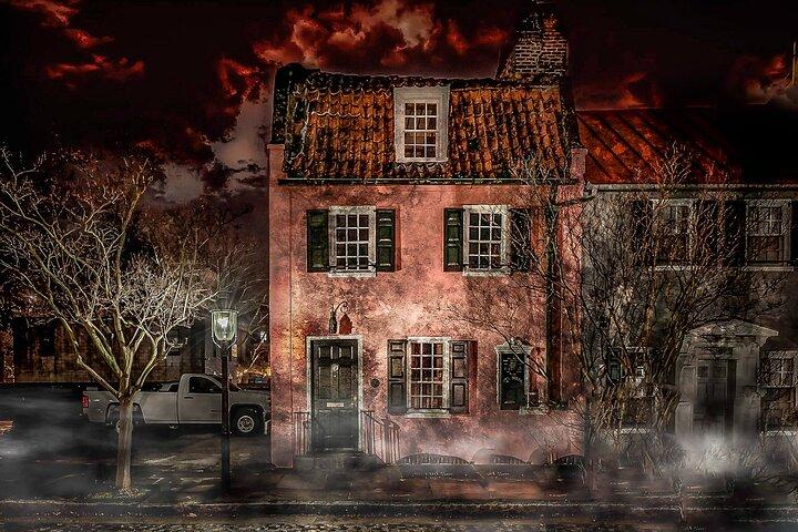 Maldições, corsets, & vela: Hotéis em Charleston Ghost Tours
