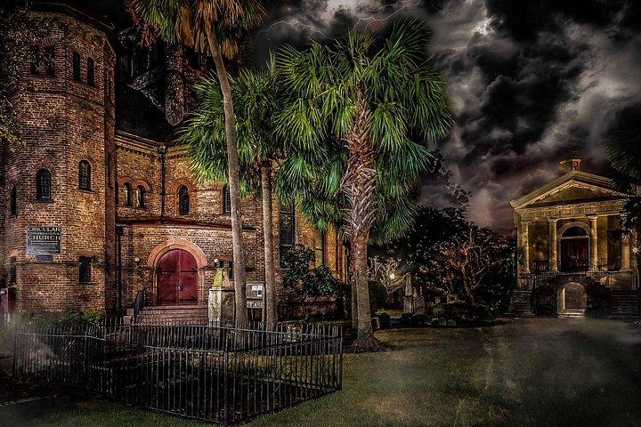 Maledizioni, Corsetti, & Lume di candela: Terrori di Charleston Ghost Tours