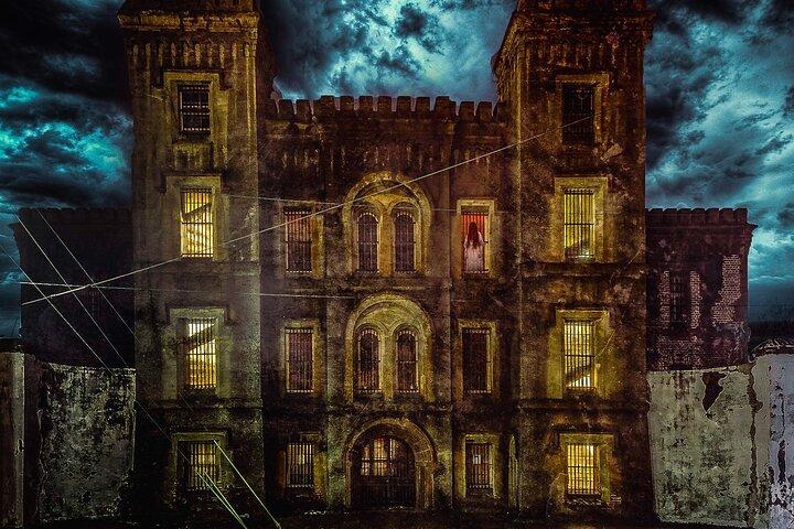 Maledizioni, Corsetti, & Lume di candela: Terrori di Charleston Ghost Tours