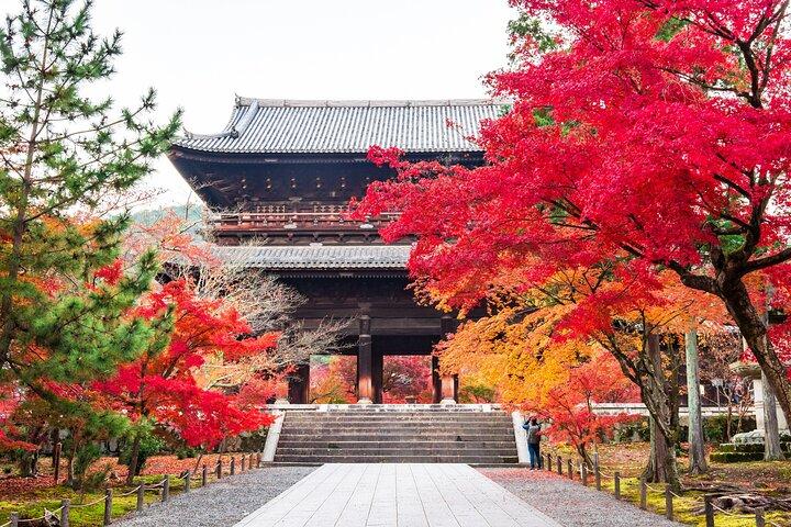Nanzenji, Eikando, and Ginkakuji Autumn Private Tour in Kyoto