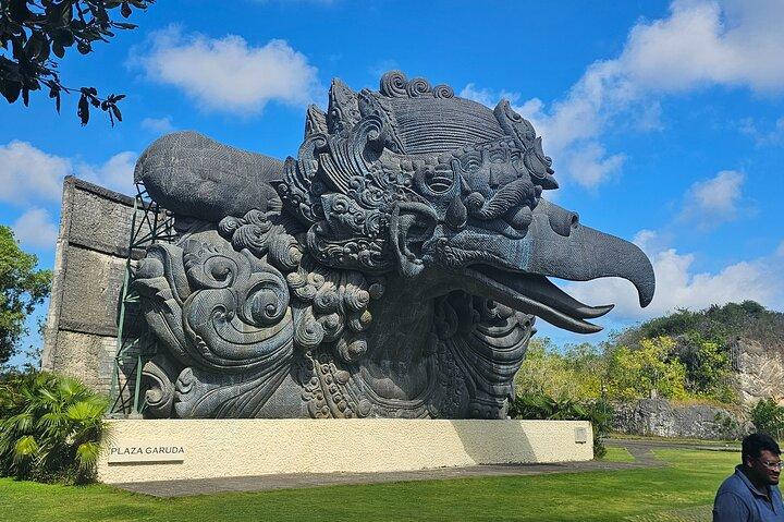 ケチャ ファイヤー ダンスとウルワツ寺院のサンセット ツアー