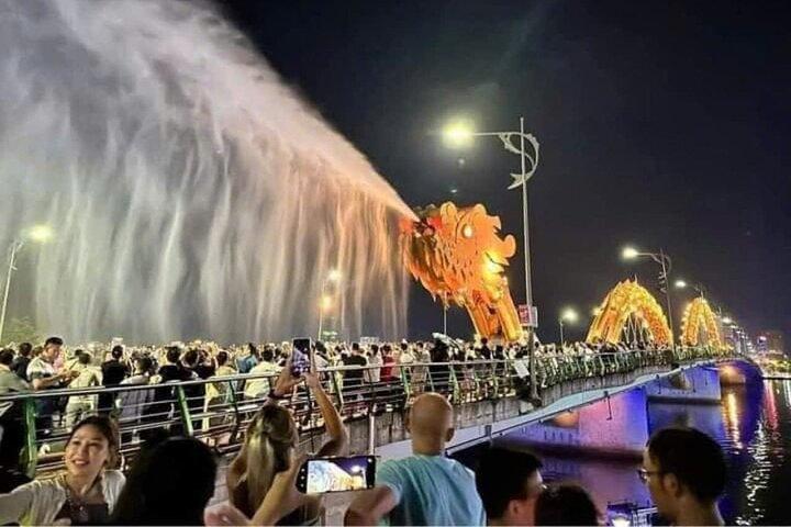 Excursion de nuit Da Nang City en moto/voiture avec option croisière sur le fleuve